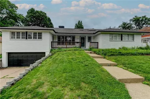 1102 W 85th Ter, Kansas City, MO 64114