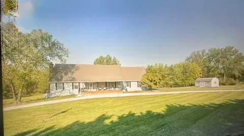 20208 S Bridle Ln, Peculiar, MO 64078