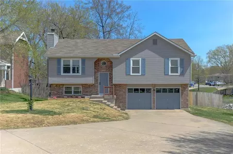 5181 Farley Ln, Merriam, KS 66203