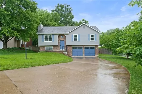 5181 Farley Ln, Merriam, KS 66203