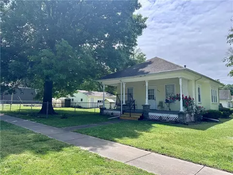 404 E Wilson St, Ottawa, KS 66067
