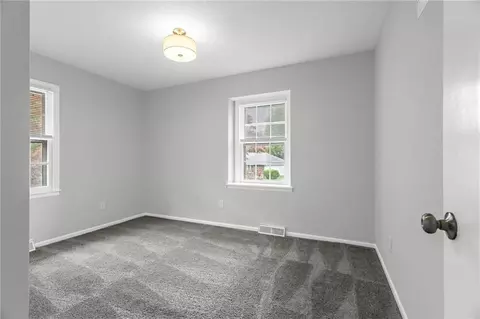 Bedroom - 17908 E Cheyenne Dr, Independence, MO 64056 photo 2 of 4