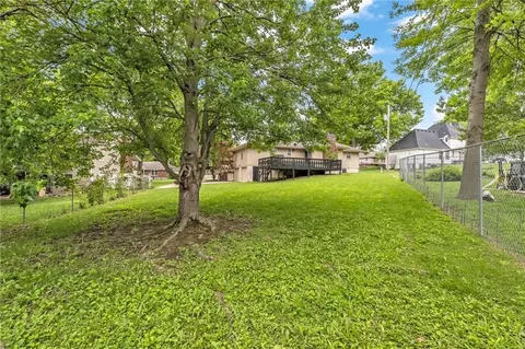 Exterior - 17908 E Cheyenne Dr, Independence, MO 64056 photo 5 of 6