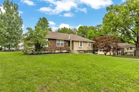 Exterior - 17908 E Cheyenne Dr, Independence, MO 64056 photo 3 of 6