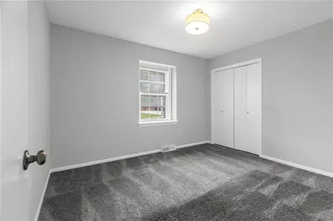 Bedroom - 17908 E Cheyenne Dr, Independence, MO 64056 photo 1 of 4