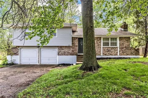 1311 Highland Dr, Lees Summit, MO 64081