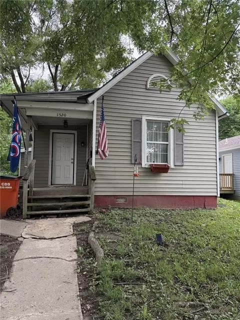 1520 Dewey Ave, Saint Joseph, MO 64505