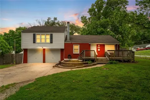 2700 S Scott Ave, Independence, MO 64052