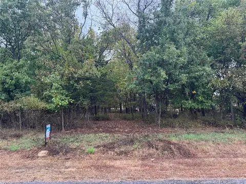 42 N Linn Valley Dr, Linn Valley, KS 66040