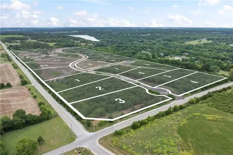 17495 Galloway Dr, Stilwell, KS 66085