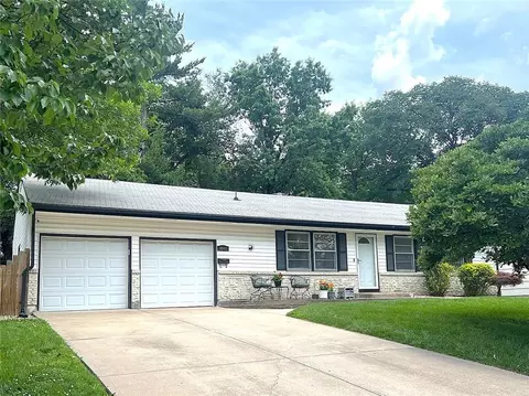8901 Belleview Ave, Kansas City, MO 64114