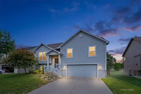 20669 W 124th Ter, Olathe, KS 66061