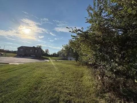 817 N Walnut Ln, Lone Jack, MO 64070