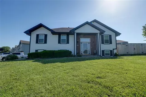 710 SW Brome Dr, Grain Valley, MO 64029