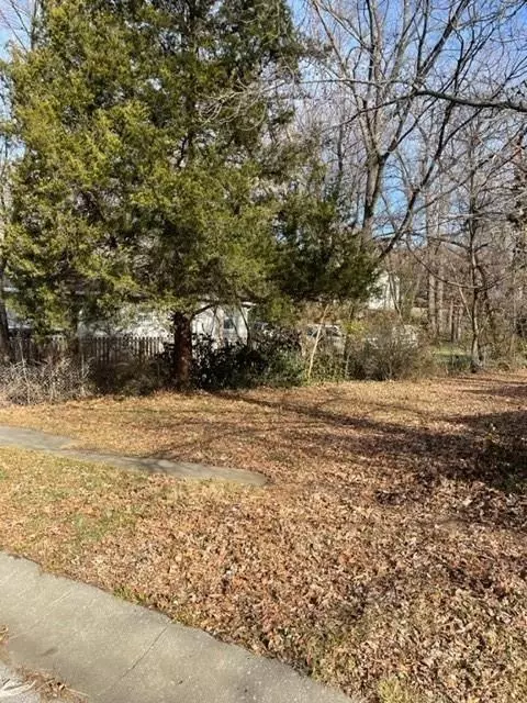 107 N Crysler Ave, Independence, MO 64050