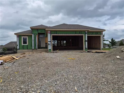 4525 145th Ct, Basehor, KS 66007
