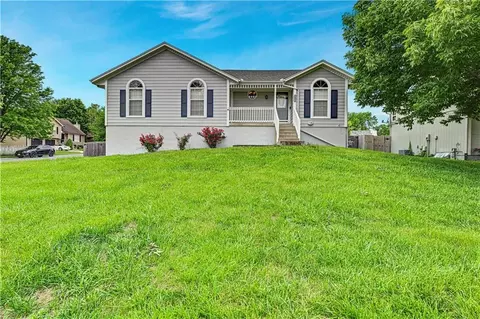 1200 NE Colleen Dr, Lees Summit, MO 64086