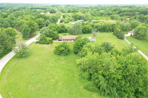 16008 176th St, Holt, MO 64048