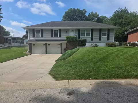 16017 E 37th St, Independence, MO 64055