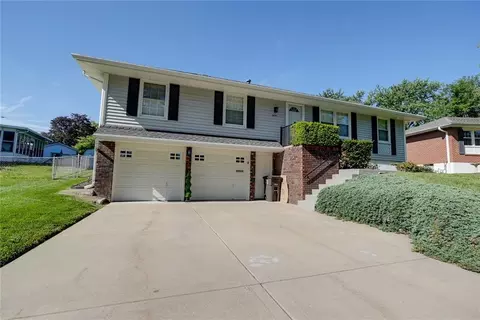 Exterior - 16017 E 37th St, Independence, MO 64055 photo 2 of 11