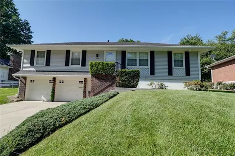 16017 E 37th St, Independence, MO 64055