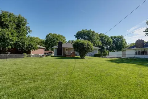 Exterior - 16017 E 37th St, Independence, MO 64055 photo 8 of 11