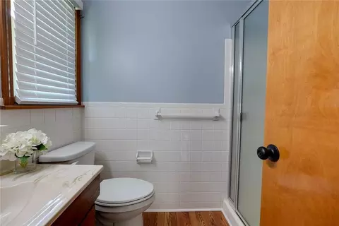 Bath - 16017 E 37th St, Independence, MO 64055 photo 4 of 4