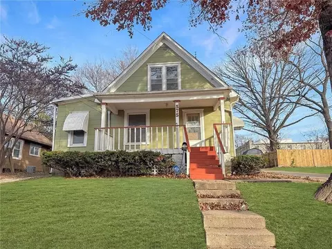 575 S Crescent Ave, Independence, MO 64053