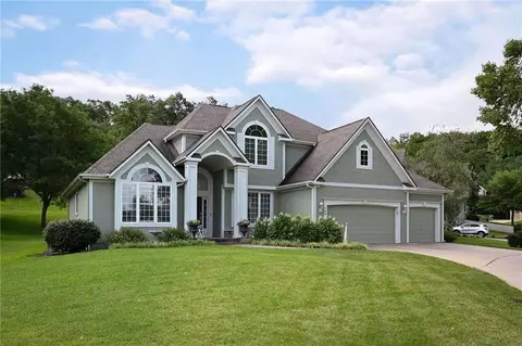 149 NE Misty Meadow Cir, Lees Summit, MO 64064