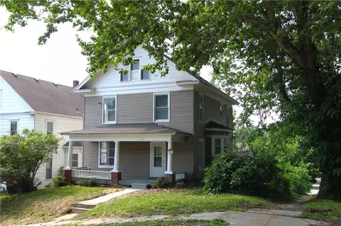 702 Mcdonald St, Saint Joseph, MO 64505