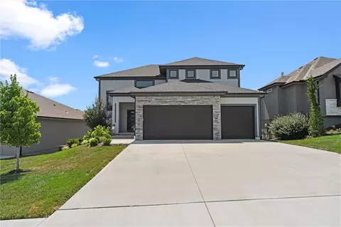 22615 W 87th Ter, Lenexa, KS 66227