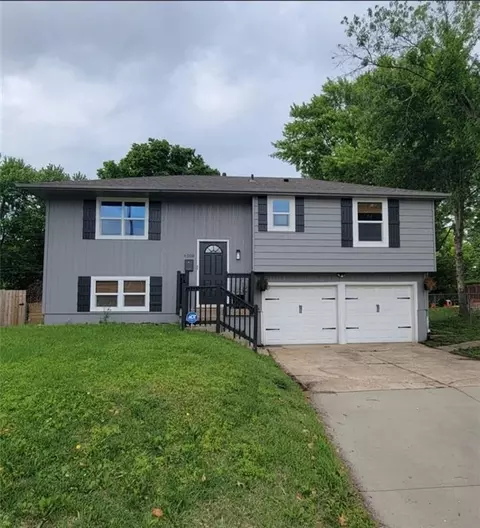 6508 E 155th St, Grandview, MO 64030