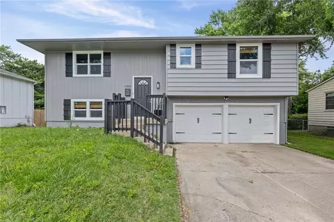 6508 E 155th St, Grandview, MO 64030