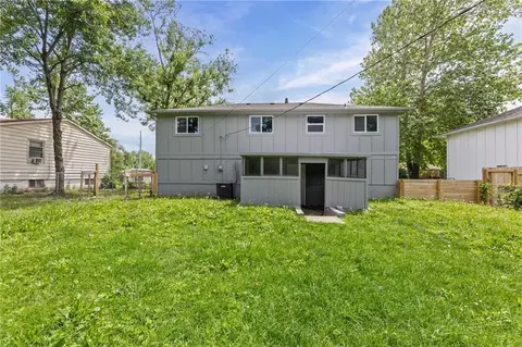 Exterior - 6508 E 155th St, Grandview, MO 64030 photo 2 of 3