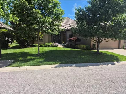 5212 W 124th Ter, Overland Park, KS 66209