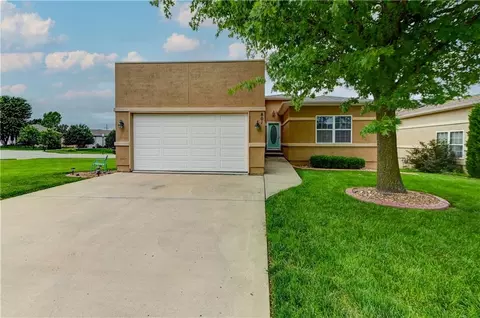 801 NE Sonora Valley Cir, Blue Springs, MO 64014