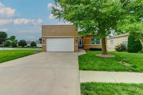 801 NE Sonora Valley Cir, Blue Springs, MO 64014