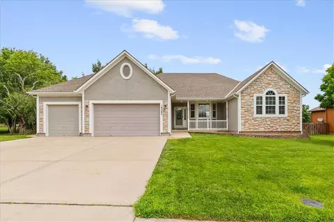 18280 W 157th St, Olathe, KS 66062