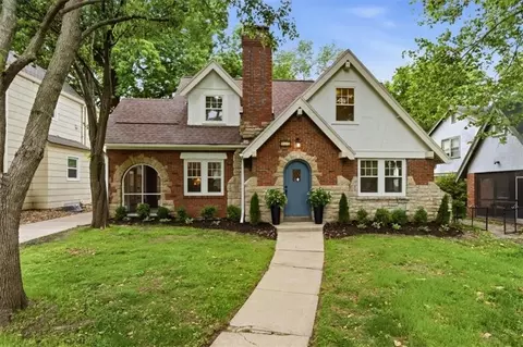 239 E 73rd Ter, Kansas City, MO 64114