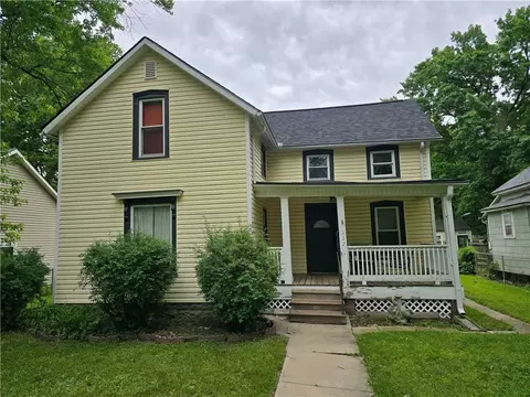 117 S Elm St, Ottawa, KS 66067