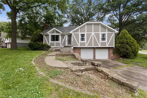 801 NE 113th St, Kansas City, MO 64155