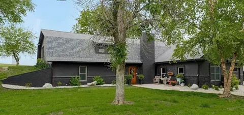 22360 W 303rd St, Paola, KS 66071