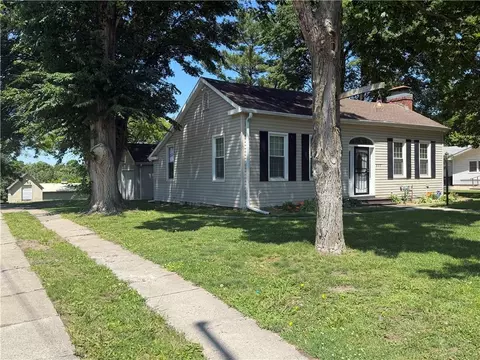 602 S 1st St, Savannah, MO 64485