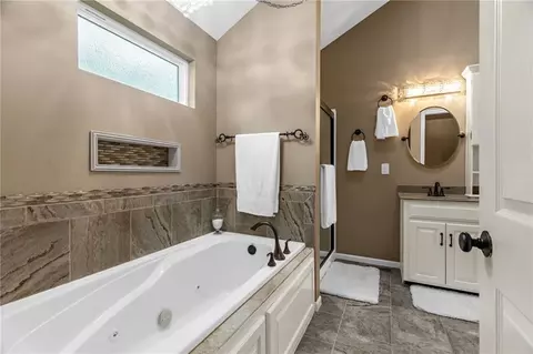 Bath - 623 S Kisner Dr, Independence, MO 64056 photo 4 of 4