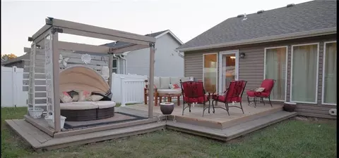 Exterior - 623 S Kisner Dr, Independence, MO 64056 photo 2 of 2