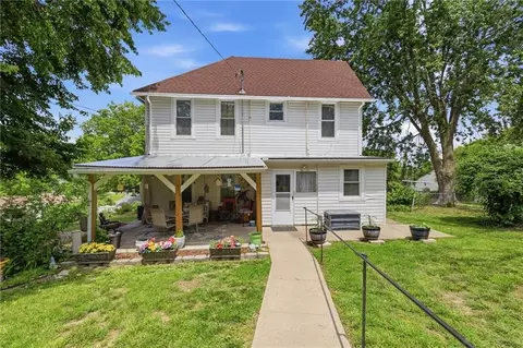 1025 Ironmoulders St, Leavenworth, KS 66048
