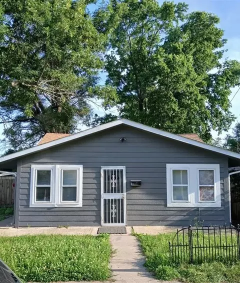 145 E Farmer St, Independence, MO 64050