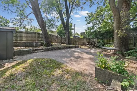 Exterior - 145 E Farmer St, Independence, MO 64050 photo 3 of 8