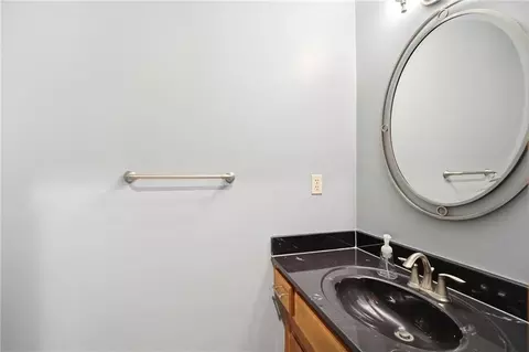 Bath - 4142 NE Hampstead Dr, Lees Summit, MO 64064 photo 5 of 8