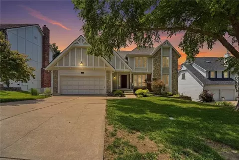 Exterior - 4142 NE Hampstead Dr, Lees Summit, MO 64064 photo 12 of 14